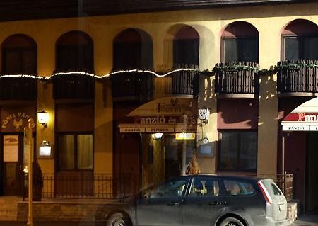 Fonix Panzio Hotel Papa Ngoại thất bức ảnh