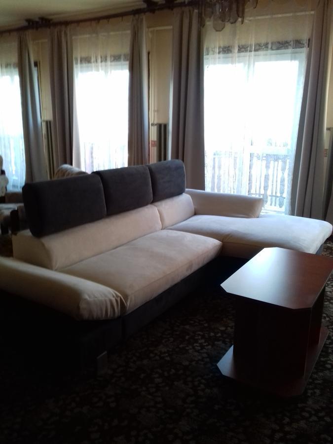 Fonix Panzio Hotel Papa Ngoại thất bức ảnh