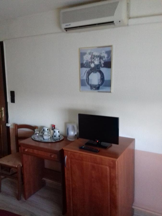 Fonix Panzio Hotel Papa Ngoại thất bức ảnh